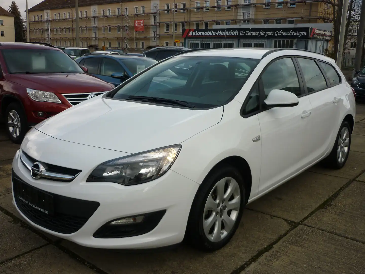 Opel Astra 1.6 EcoTEC Sports Tourer Style Scheckheftgepfl...! Weiß - 1