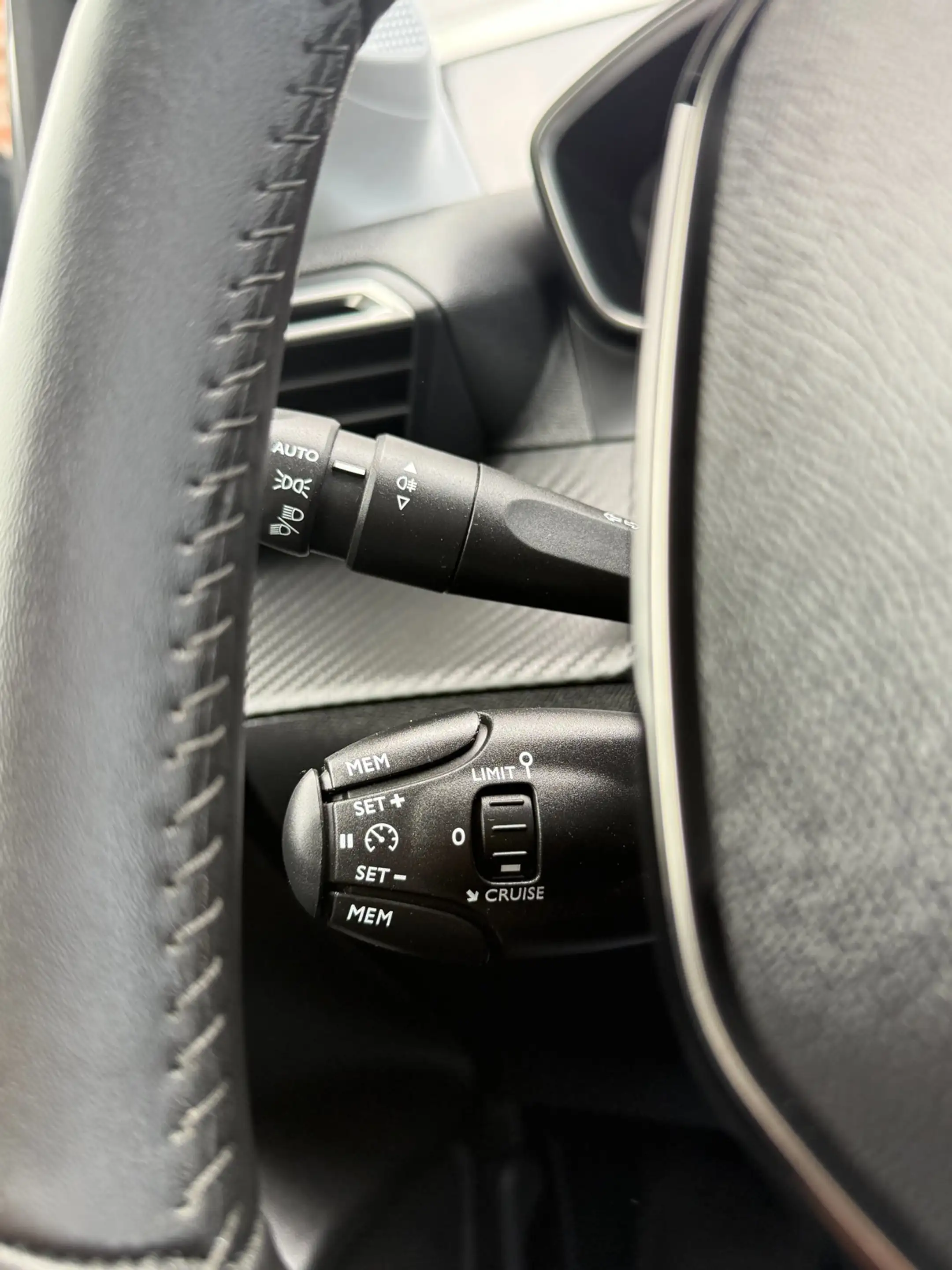 Peugeot 208 1.2 PureTech! Clima! Cruise! Navi! 1e Eigen.! — photo 9