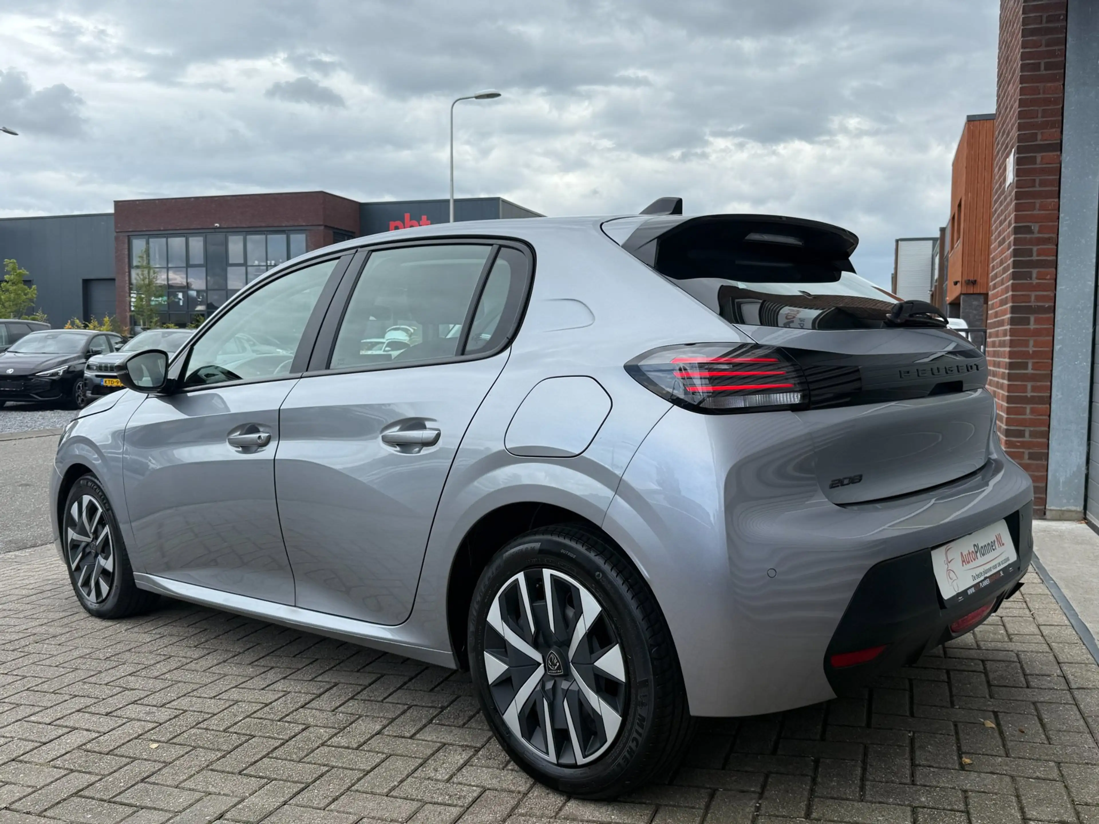 Peugeot 208 1.2 PureTech! Clima! Cruise! Navi! 1e Eigen.! — photo 6