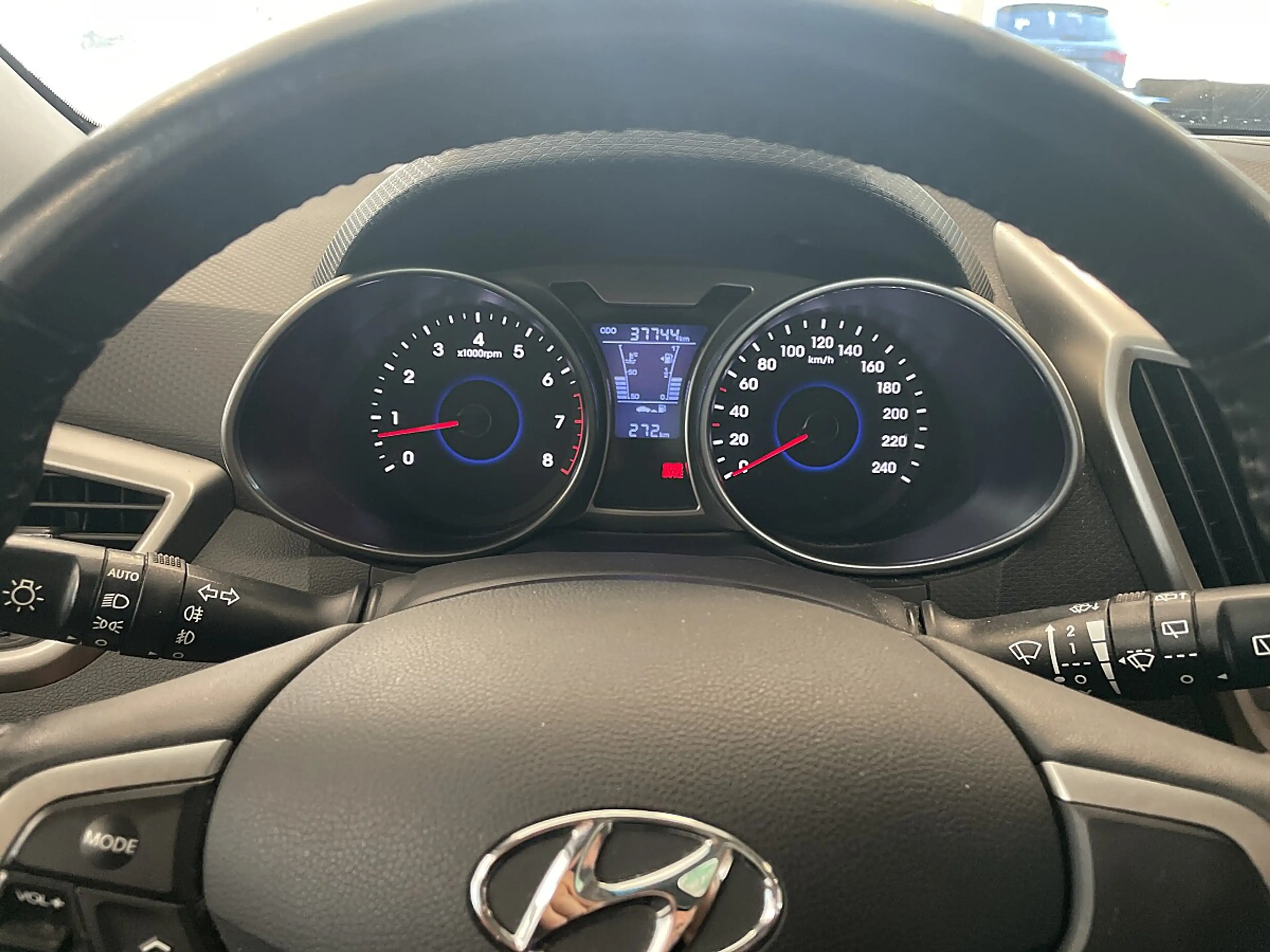 Hyundai VELOSTER Veloster 1,6 GDI — photo 6