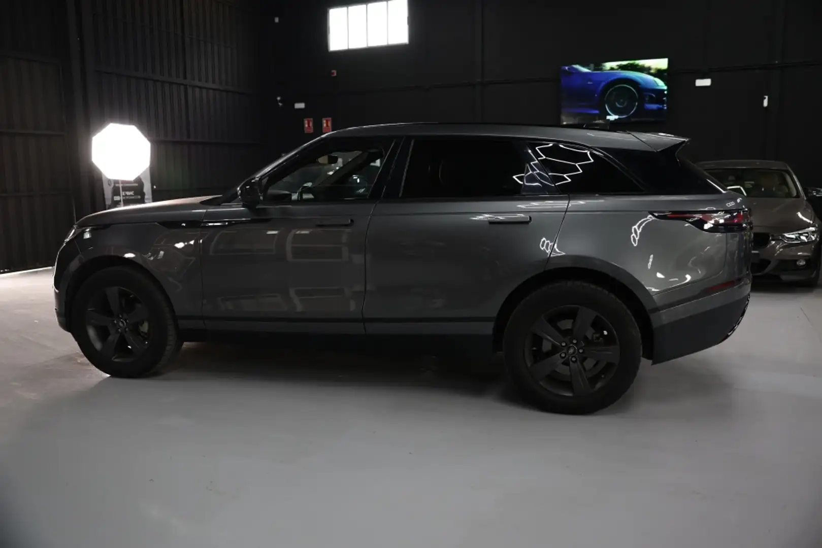 Land Rover LAND-ROVER Range Rover Velar Todoterreno  Automát Gris - 2