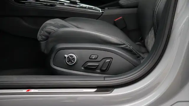 Audi A4 view 18