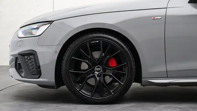 Audi A4 view 6