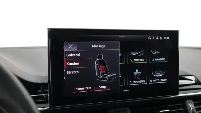 Audi A4 view 16
