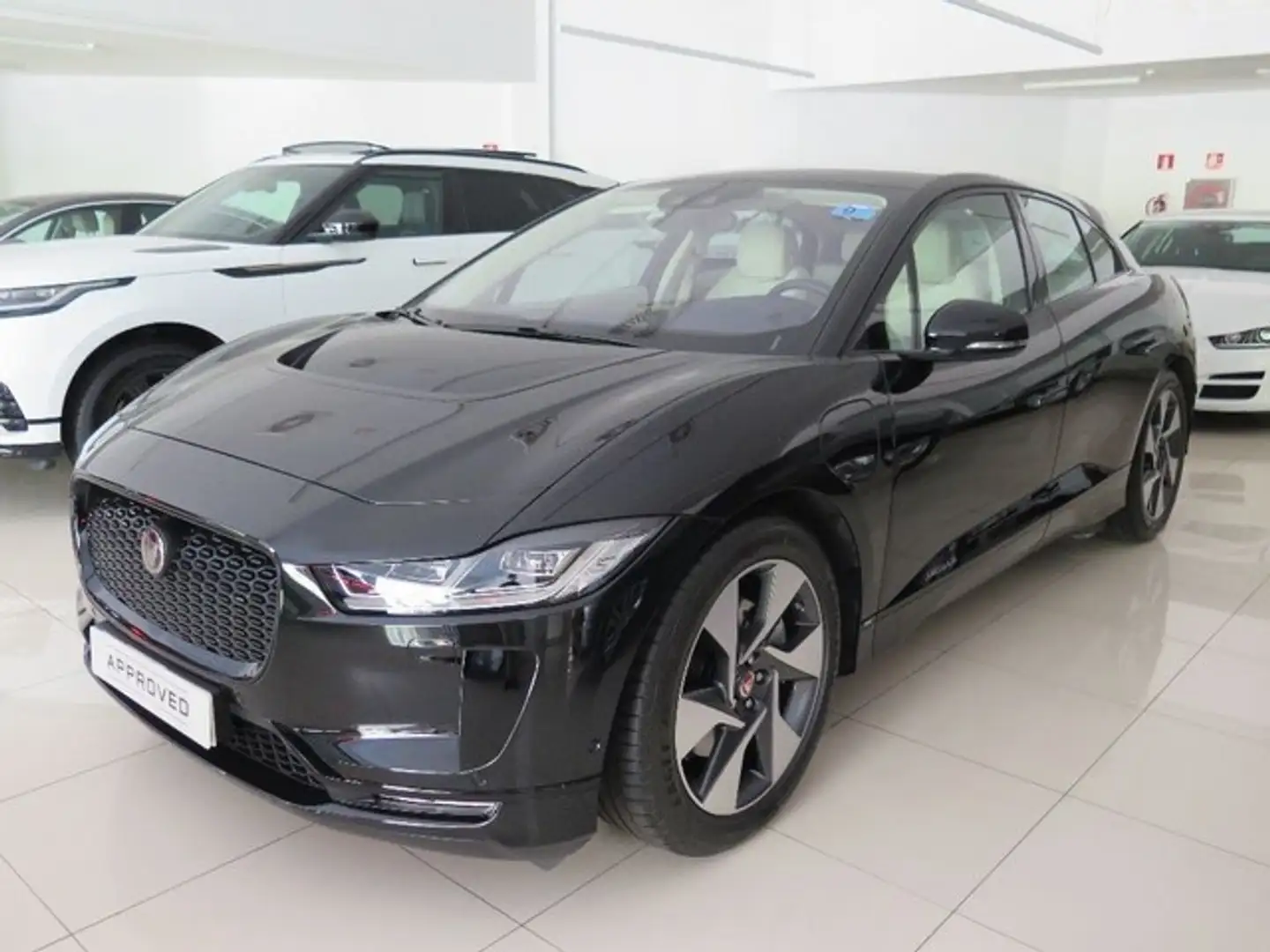 Jaguar I-Pace SE Zwart - 1