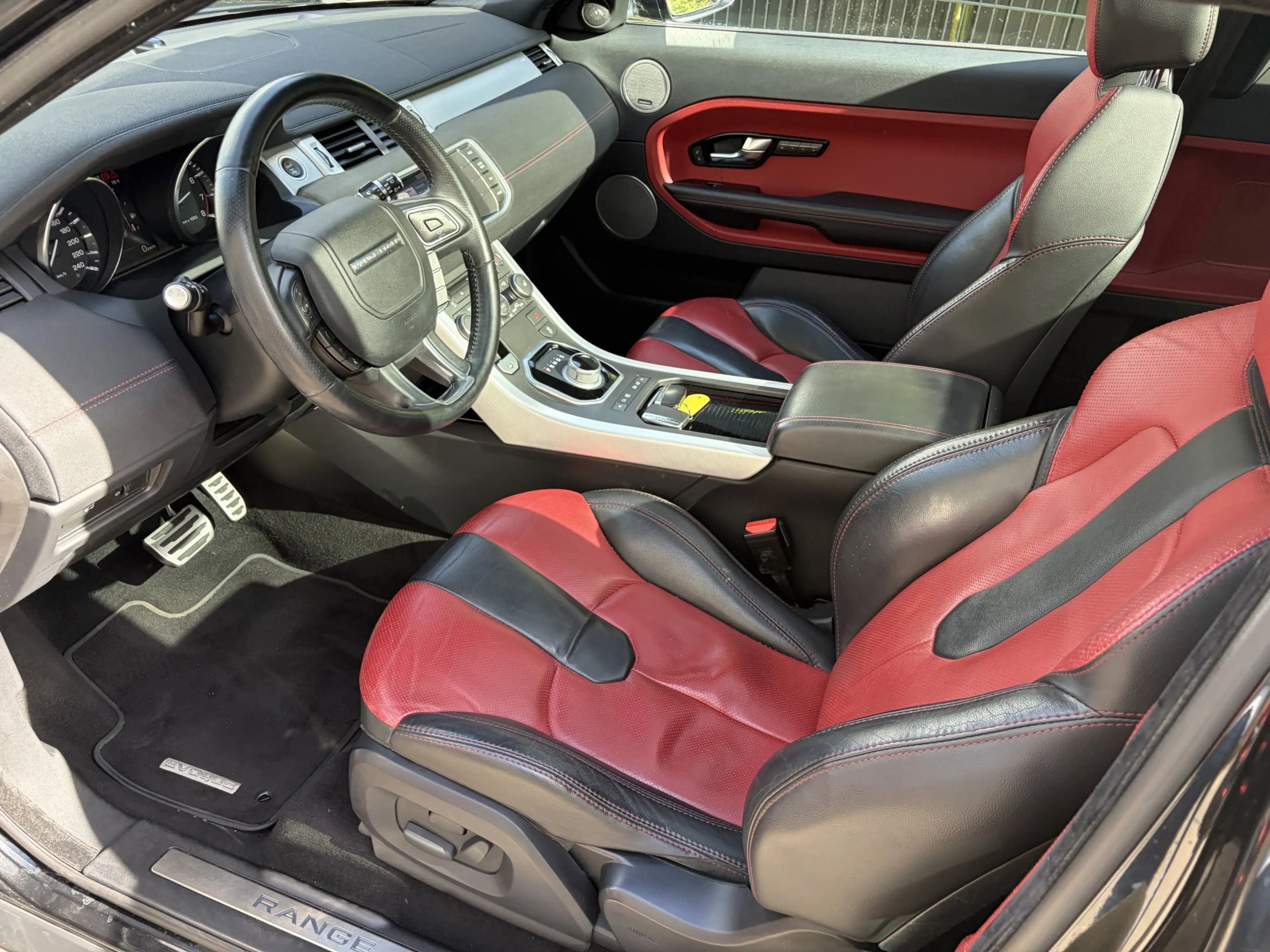 Land Rover Range Rover Evoque 2.0 Si 4WD Dynamic / AUTOMAAT / PANORAMADAK / CRUI — photo 3