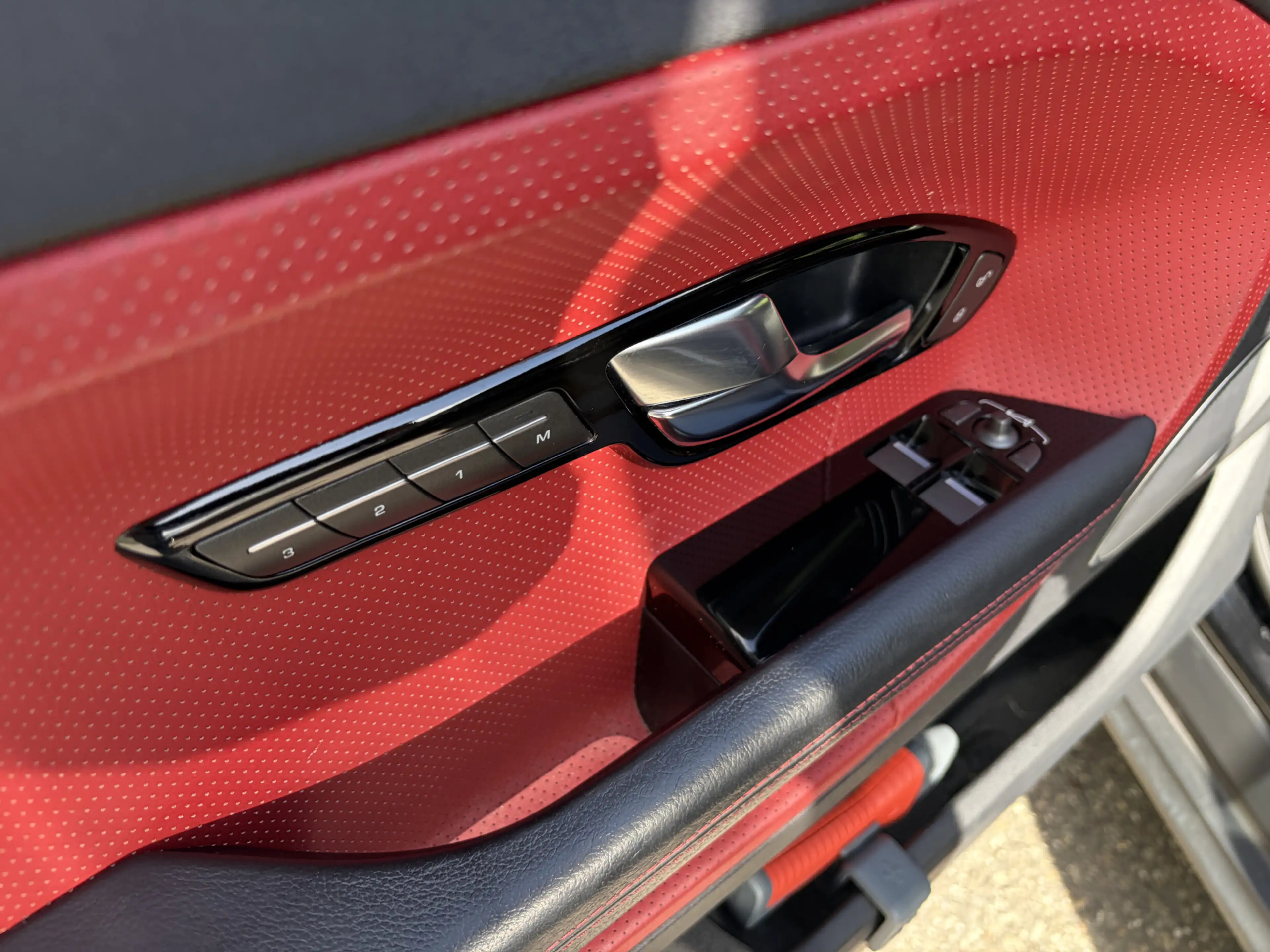 Land Rover Range Rover Evoque 2.0 Si 4WD Dynamic / AUTOMAAT / PANORAMADAK / CRUI — photo 6