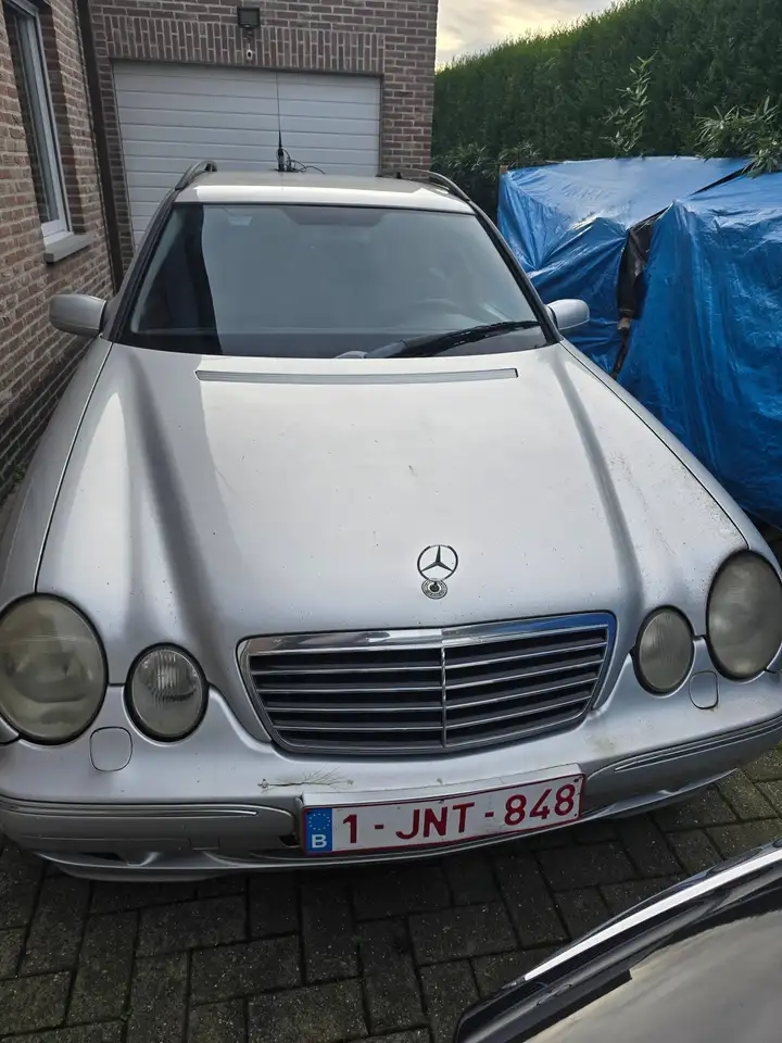 Mercedes-Benz E 220 CDI Avantgarde, foto 2