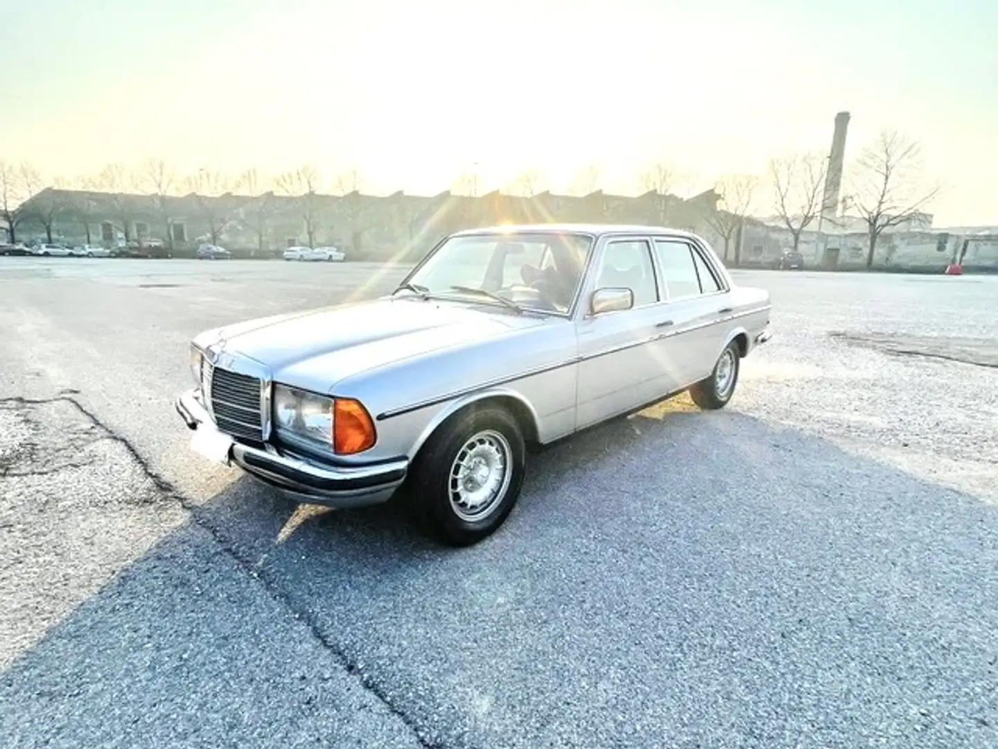 Mercedes-Benz 280 MERCEDES BENZ 280 E AUTOMATICA Argento - 1