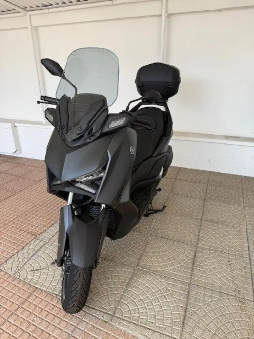 Yamaha X-Max 300 Černá - 1