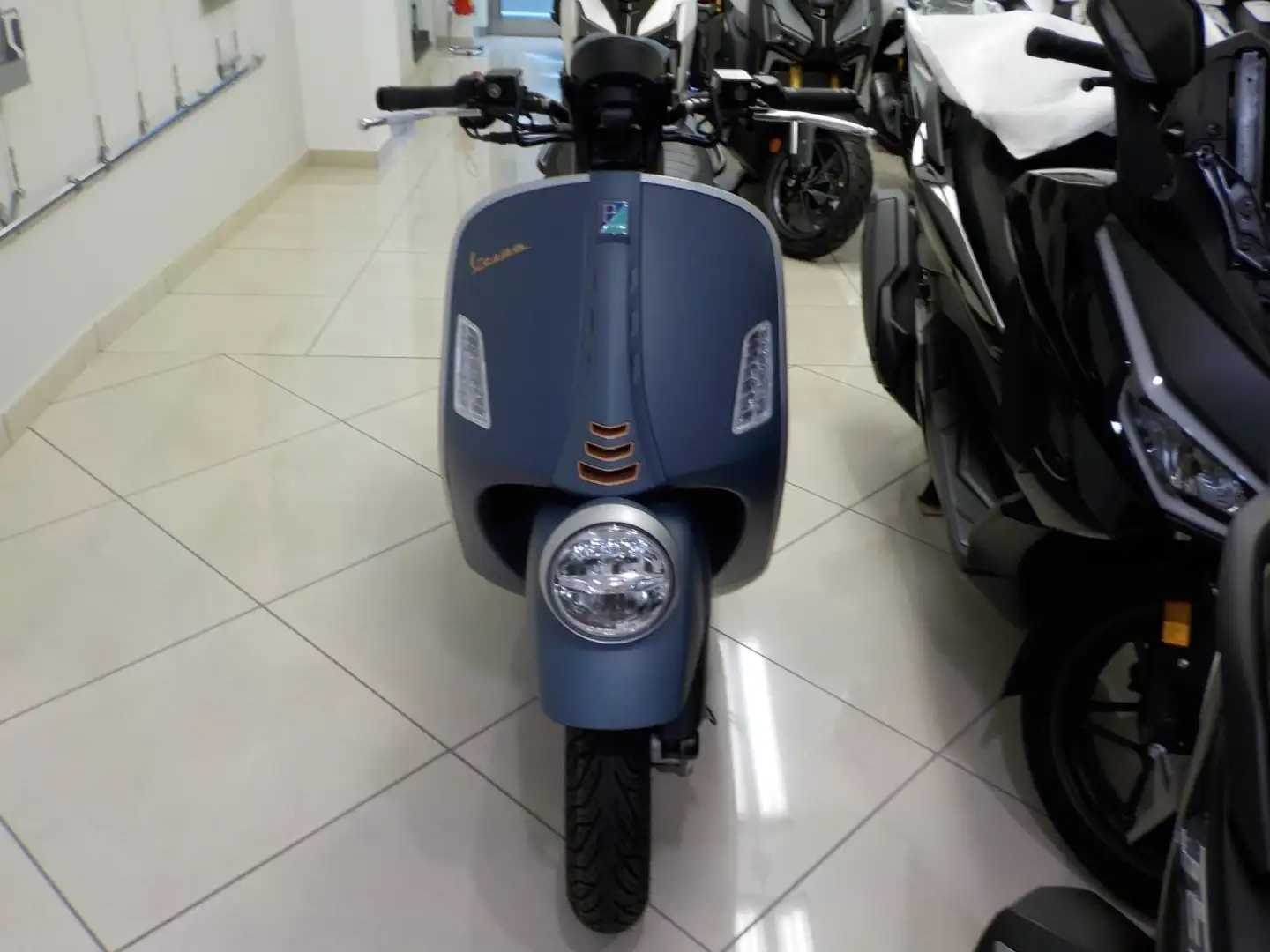 Vespa GTV 310 NEW - OFFICINA 8 - 1