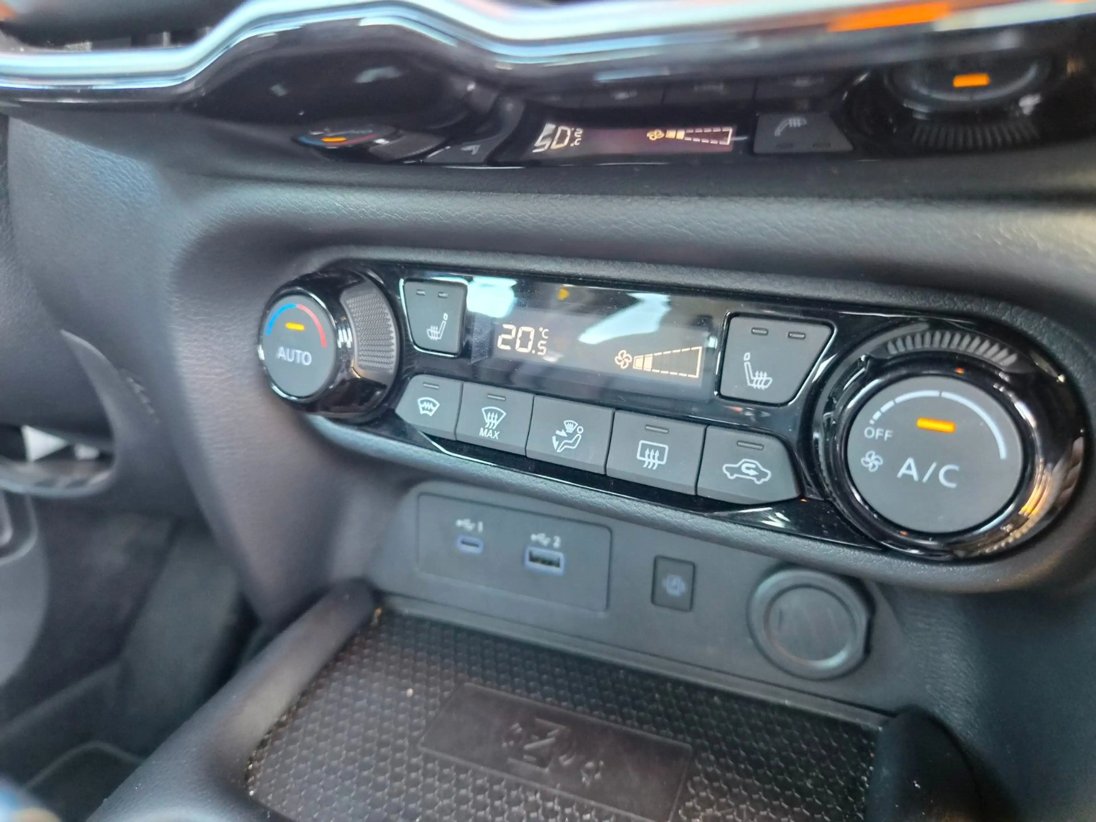 Nissan Juke Hybrid Tekna/Navi/Kamera/LEDs/Bose/Leder — photo 20