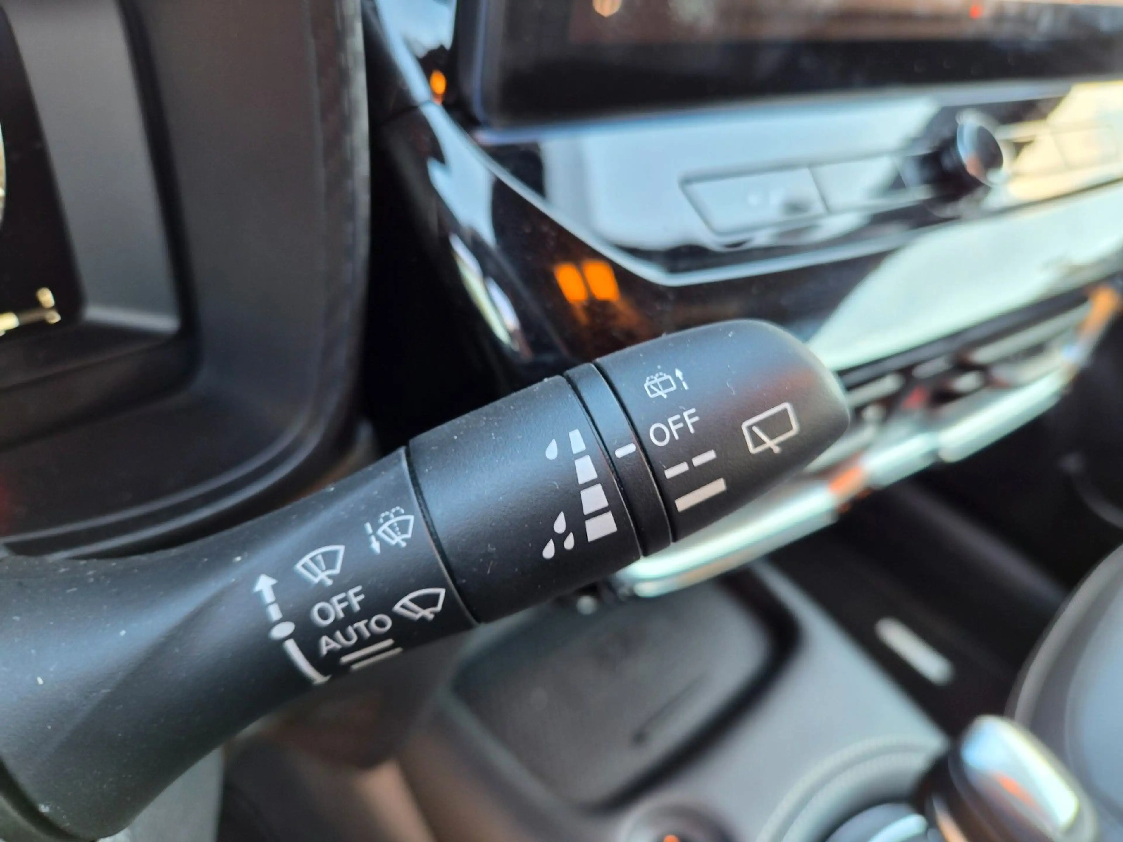 Nissan Juke Hybrid Tekna/Navi/Kamera/LEDs/Bose/Leder — photo 41