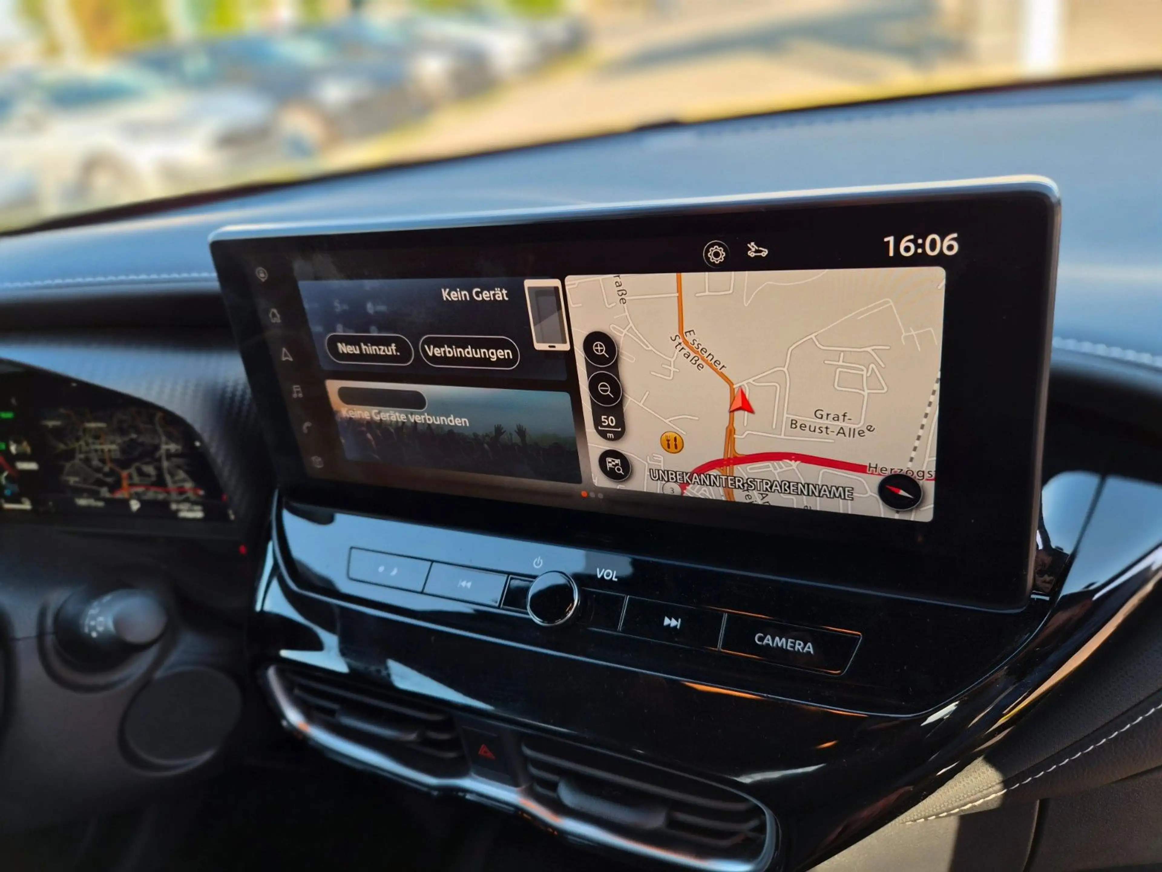 Nissan Juke Hybrid Tekna/Navi/Kamera/LEDs/Bose/Leder — photo 29