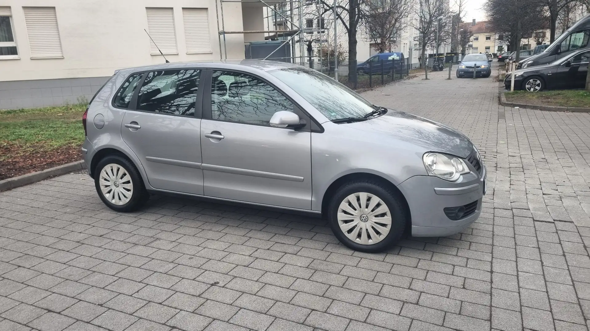 Volkswagen Polo 1.6 Automatik United - 2