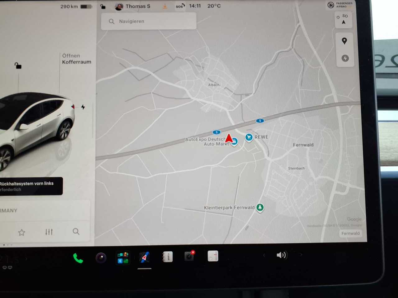 Tesla Model Y Long Range Dual Motor AWD — photo 12