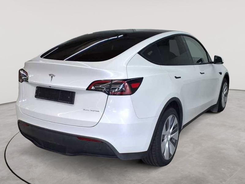 Tesla Model Y Long Range Dual Motor AWD — photo 4