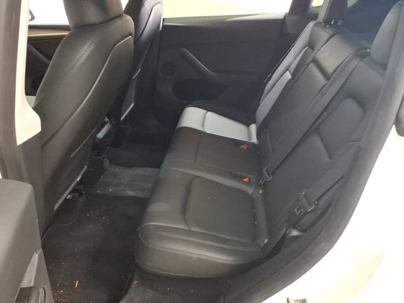 Tesla Model Y Long Range Dual Motor AWD — photo 13