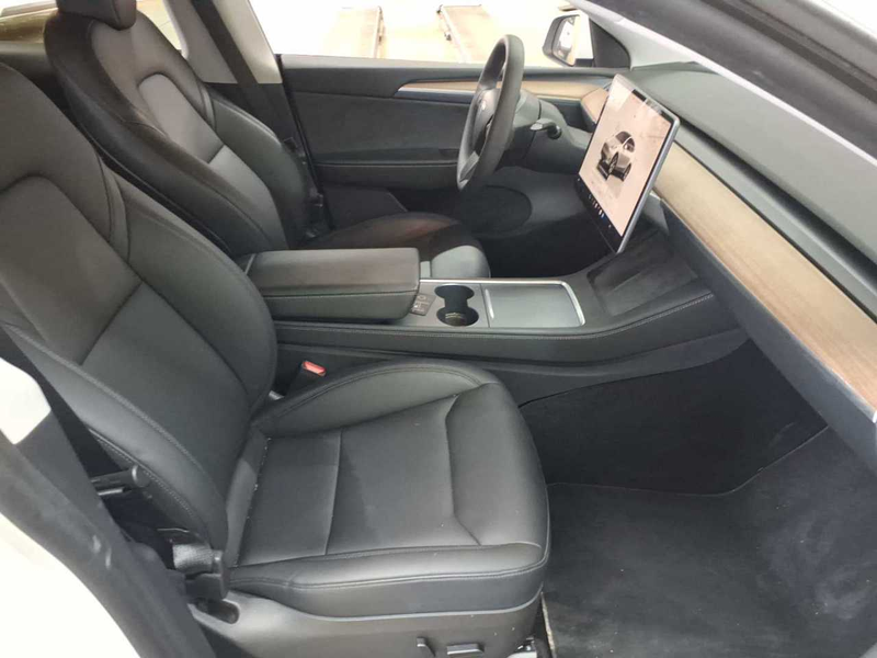 Tesla Model Y Long Range Dual Motor AWD — photo 8