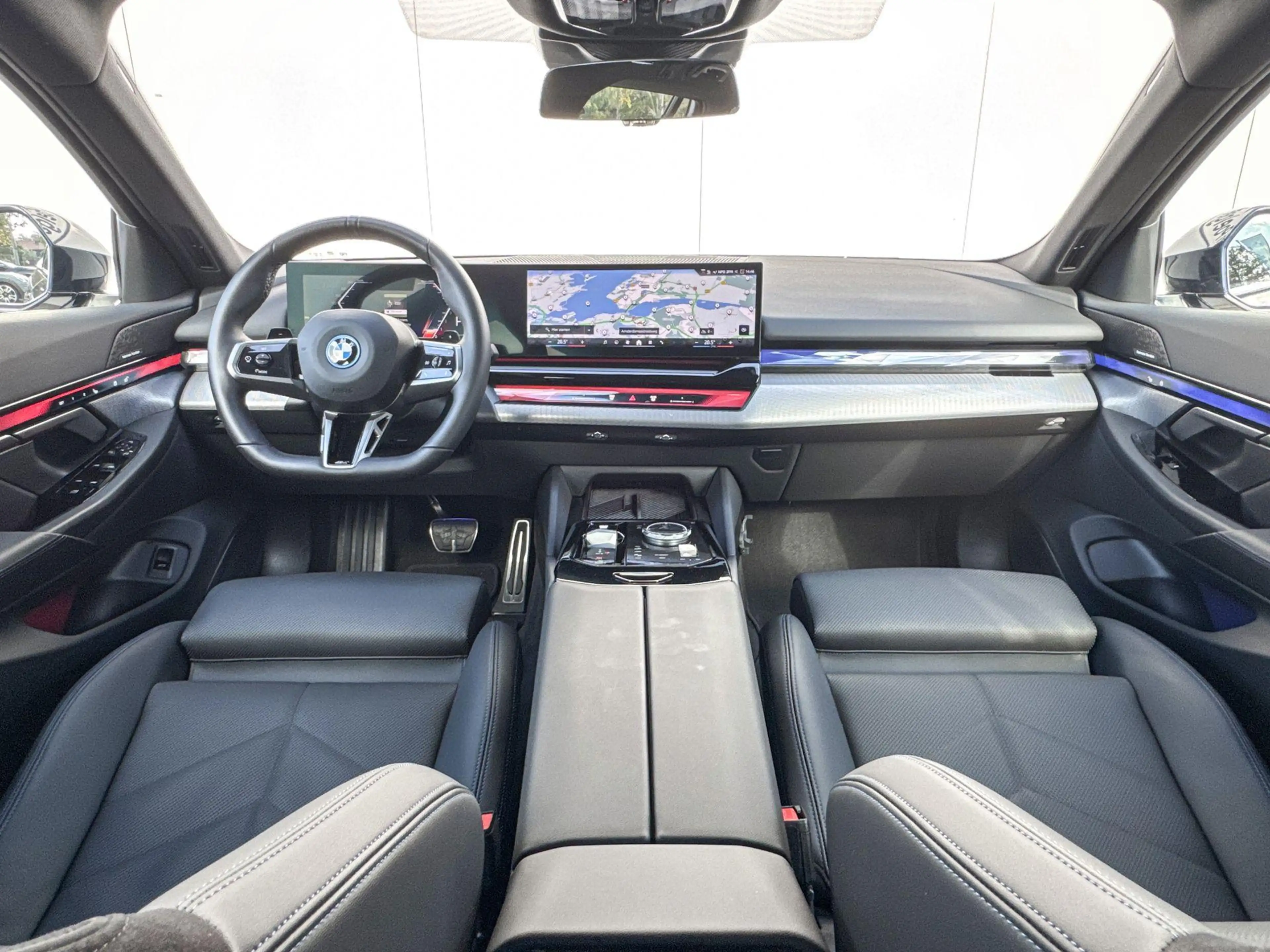 BMW 550 5 Serie Touring 550e xDrive — photo 15