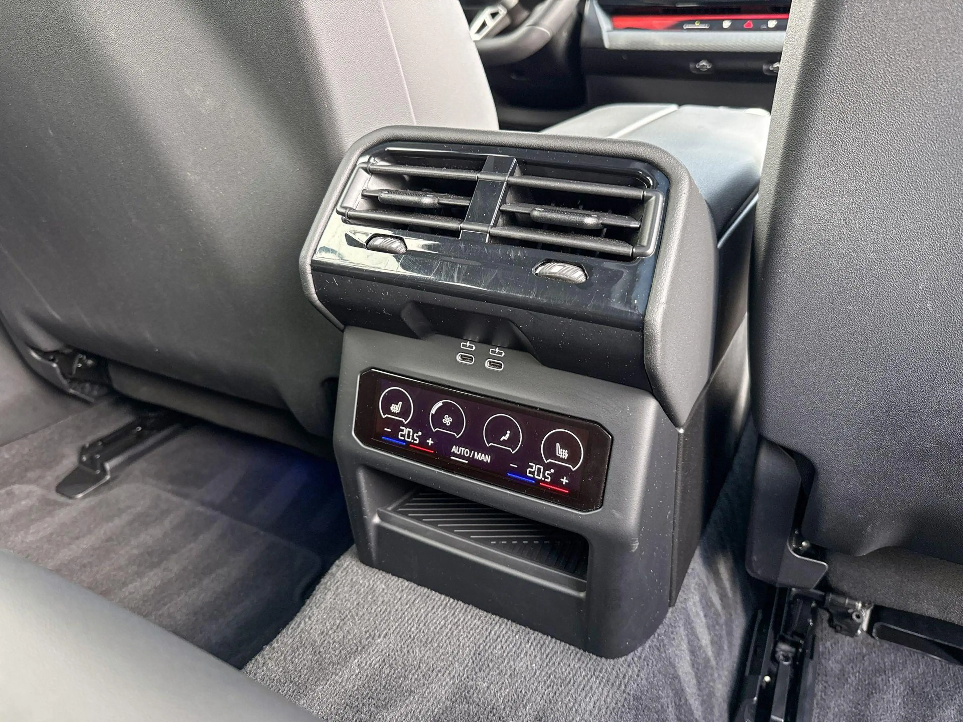 BMW 550 5 Serie Touring 550e xDrive — photo 10