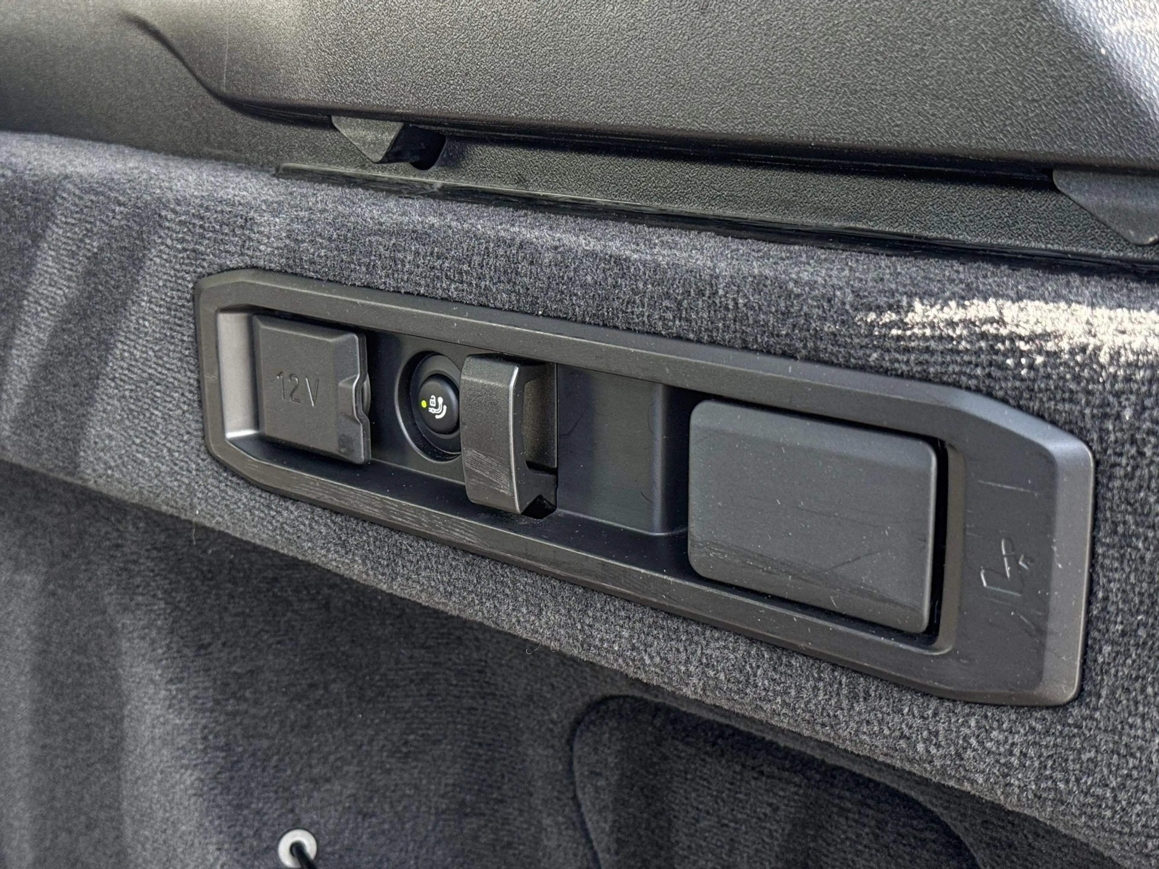 BMW 550 5 Serie Touring 550e xDrive — photo 13