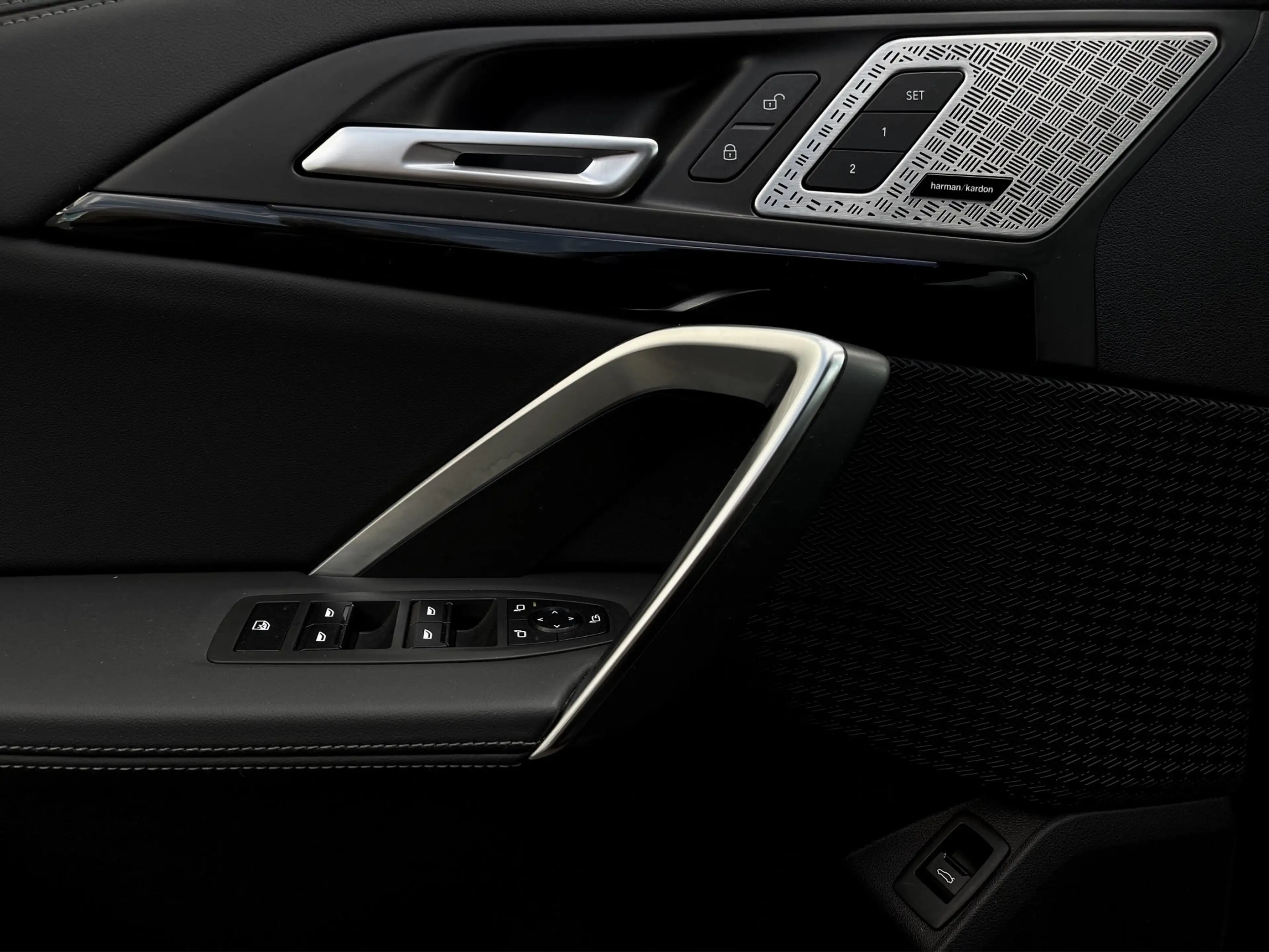 BMW iX1 xDrive30 — photo 15