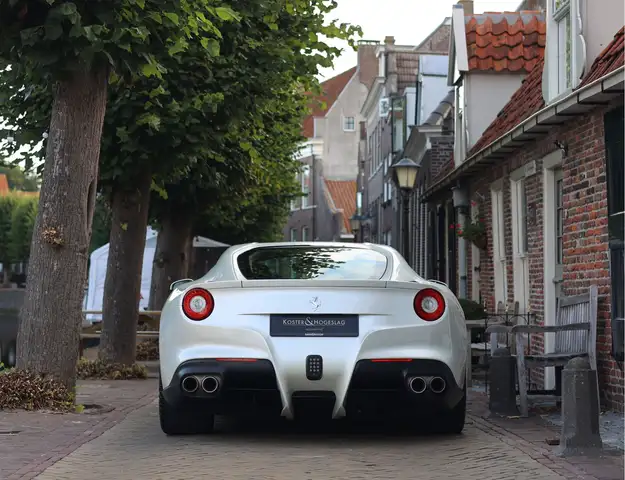 Ferrari F12 view 21