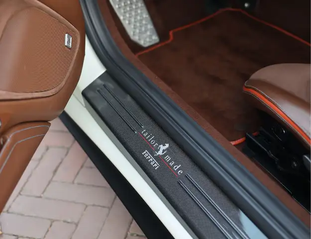 Ferrari F12 view 4
