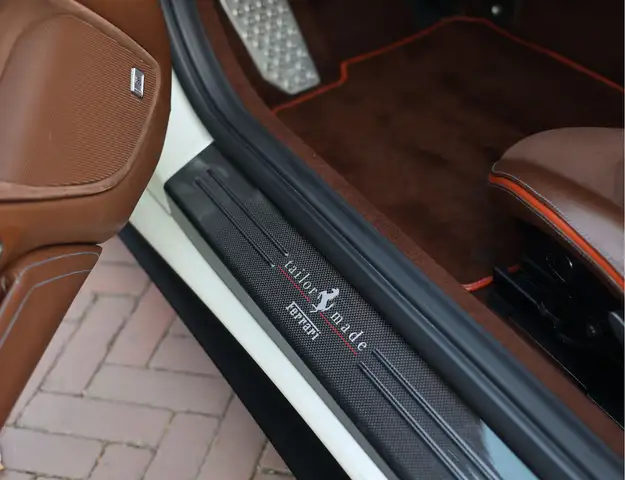 Ferrari F12 view 27