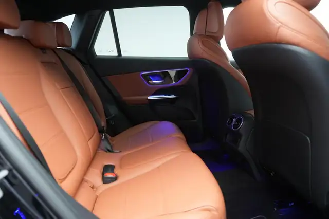 Mercedes-Benz GLC 200 view 9