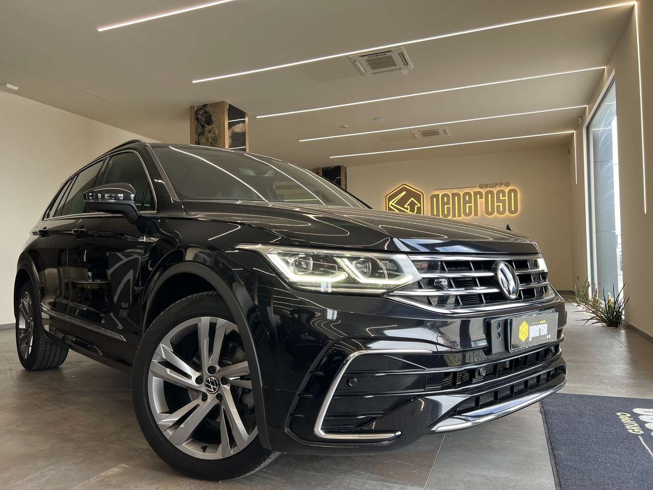 Volkswagen Tiguan Tiguan II 2.0 tdi R-Line 150cv dsg
