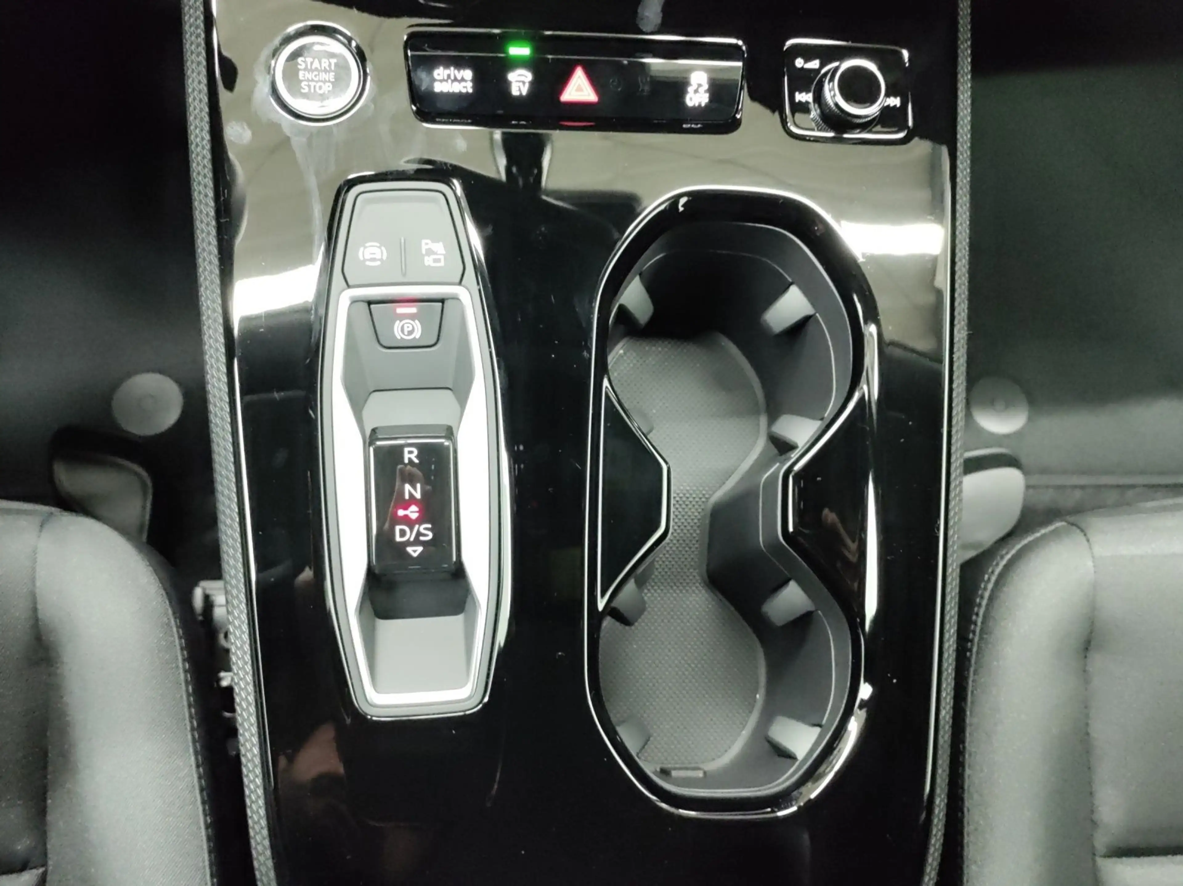 Audi A5 eHybrid Q NAVI ASSIST KAMERA — photo 12