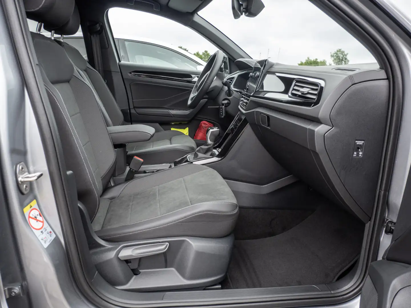 Volkswagen T-Roc 2.0 TDI Style SHZ KAMERA NAVI AHK LED Argento - 2