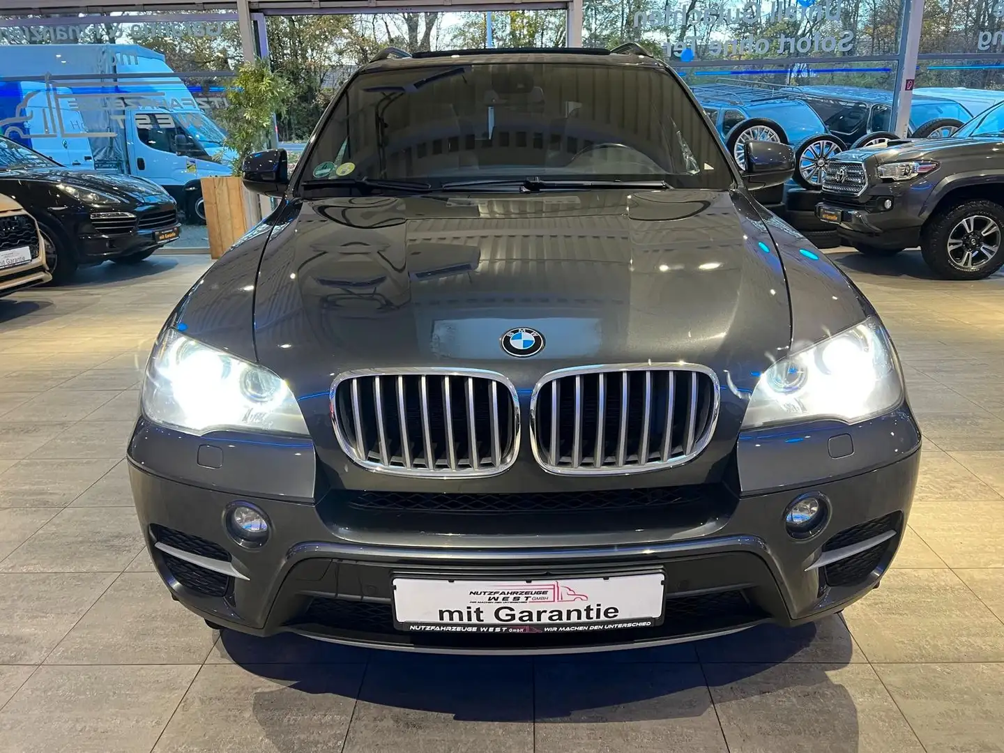 BMW X5 xDrive40d *7-Sitzer*Panorama*Luftfederung* Grau - 2