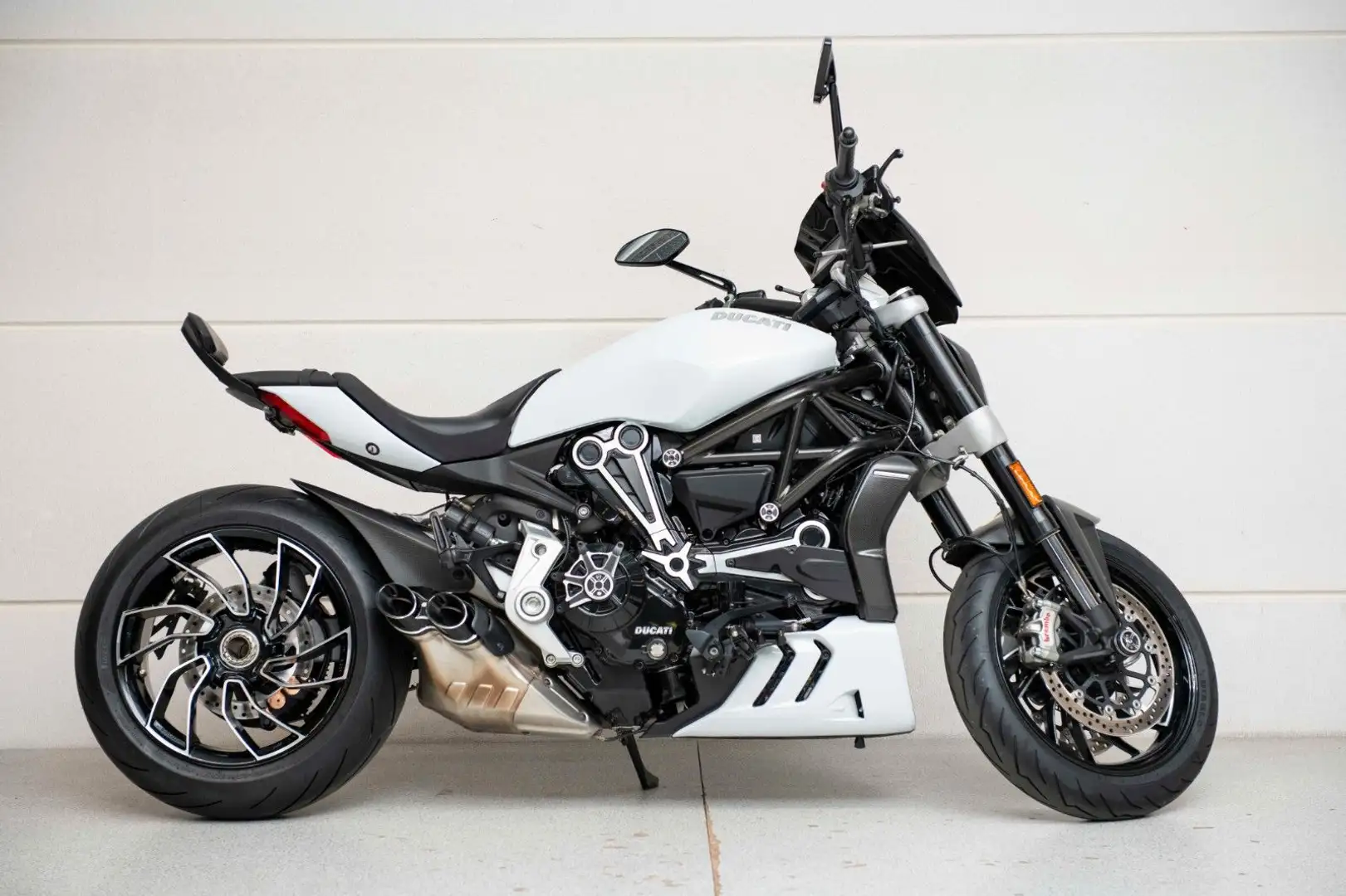 Ducati XDiavel S 1260 Beyaz - 1