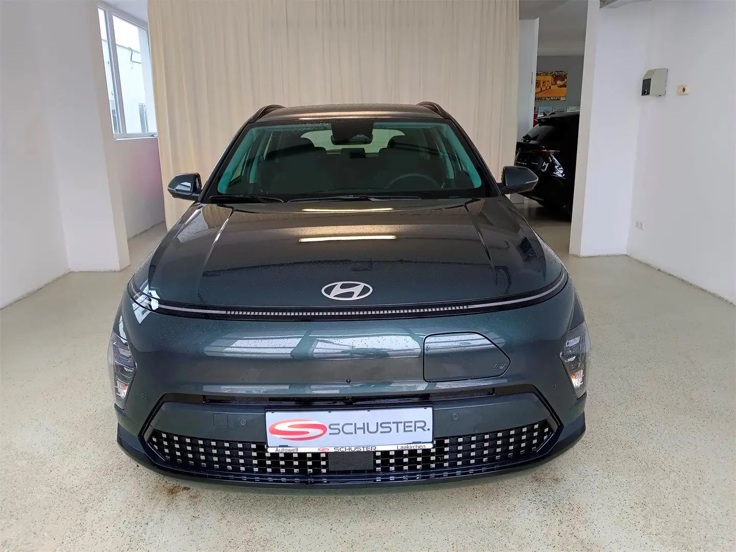 Hyundai KONA EV (SX2) Smart Line 48,6 kWh PP1 - 005 Grün - 2