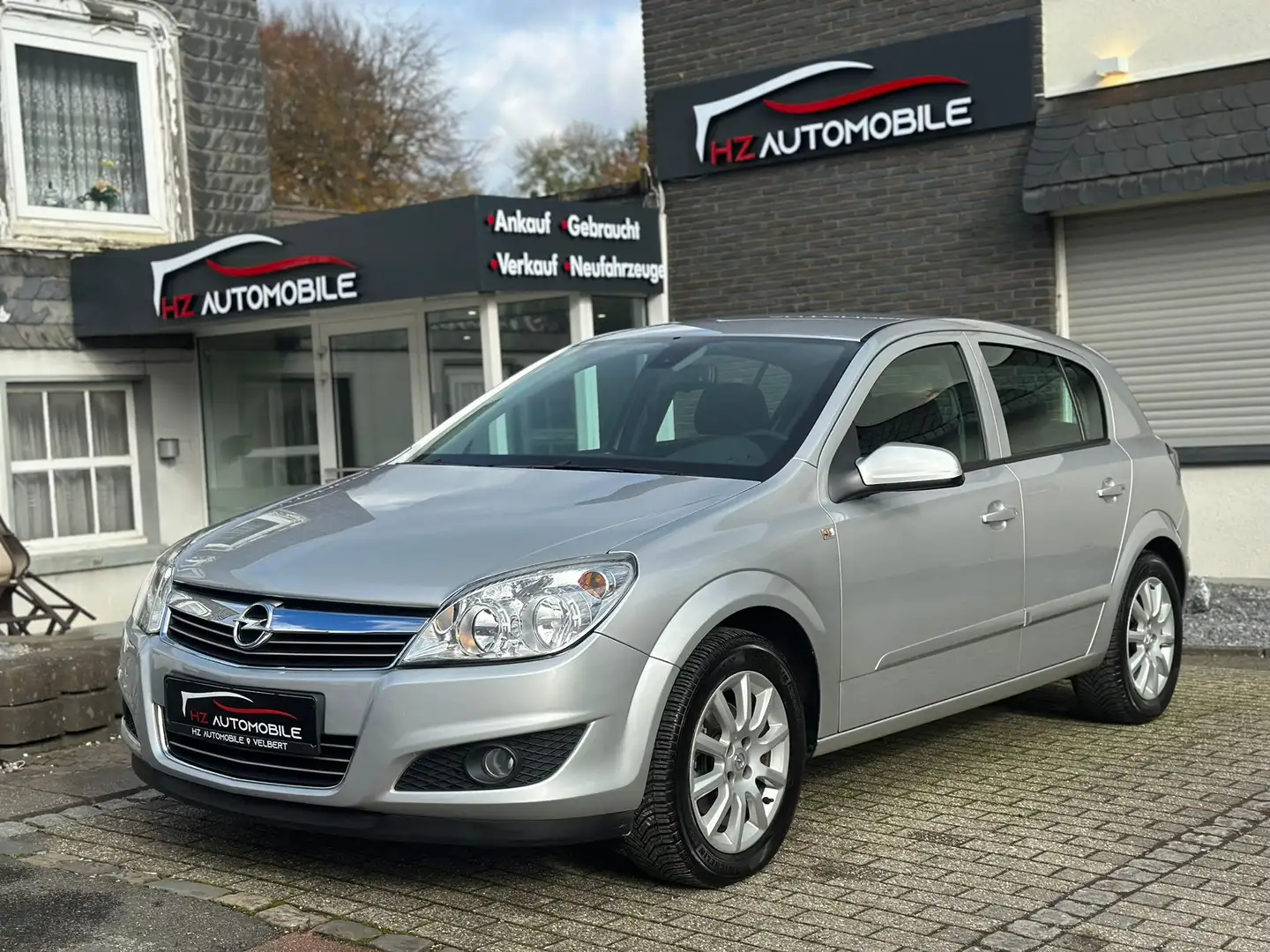 Opel Astra H 1.6 Twinport Edition*AUTOMATIK*AHK*TEMP Srebrny - 1