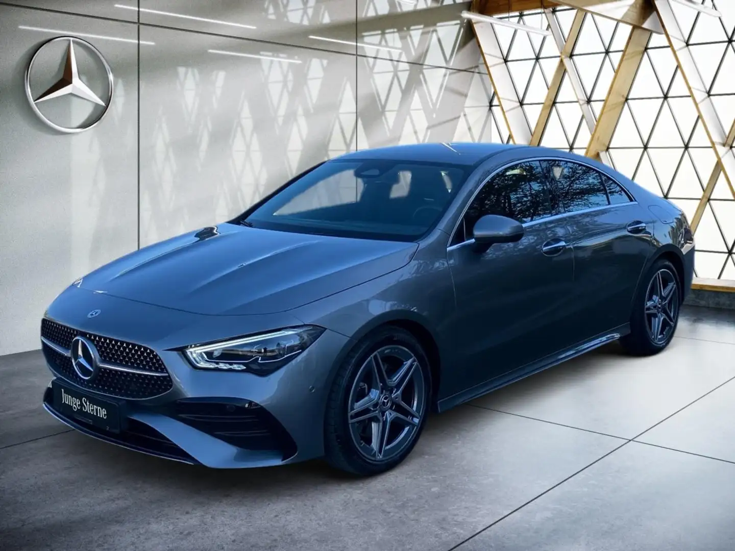 Mercedes-Benz CLA 200 d Coupé AMG AHK*Kam*Keyless-Go*LEDmulti* Grau - 2