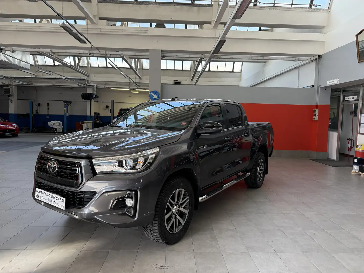 Toyota Hilux 2.4 d-4d double cab Executive 4wd auto Argento - 1