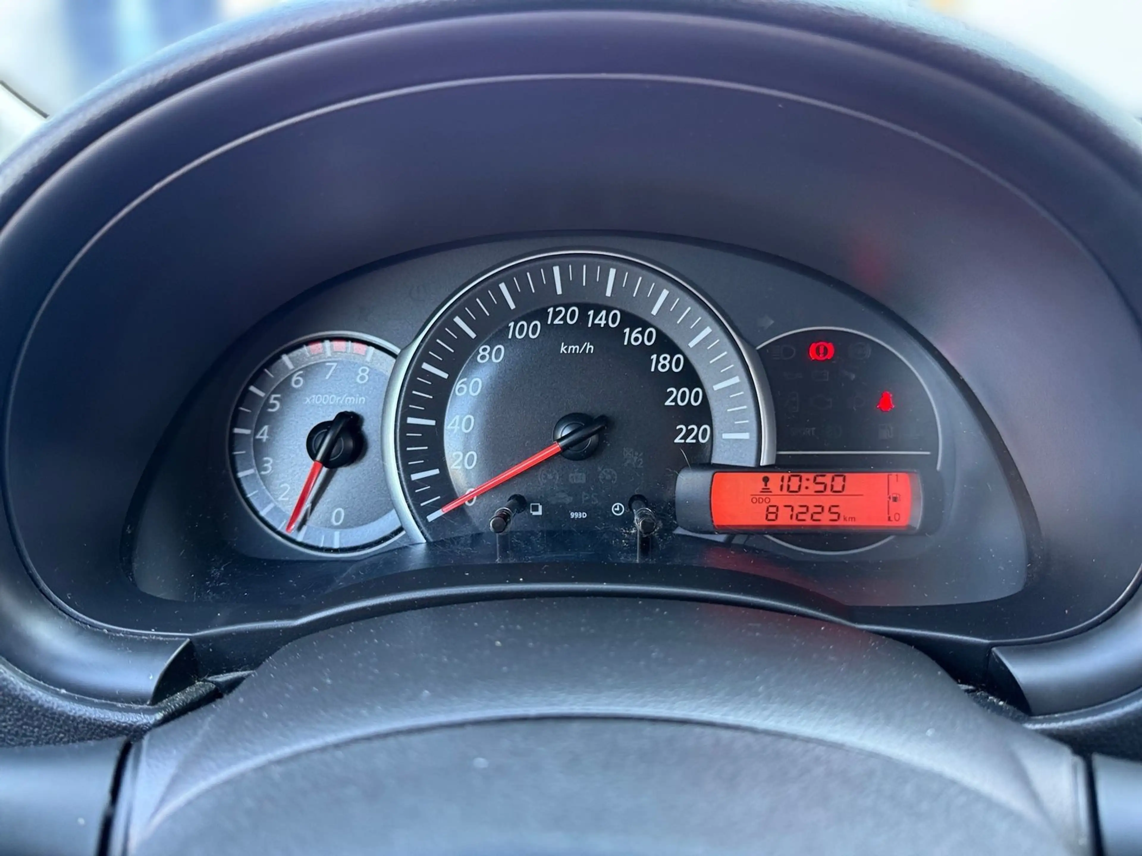 Nissan Micra 1.0 Basis Klima USB AUX Bluetooth — photo 11