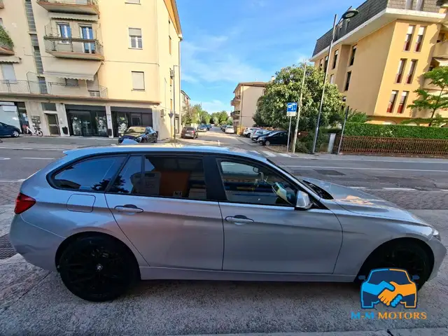 BMW 3 Series view 5