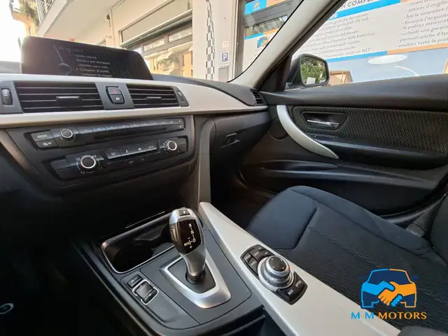 BMW 3 Series view 11