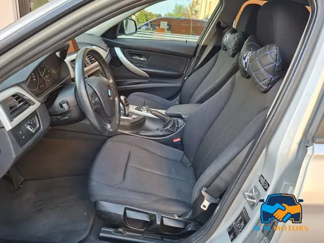 BMW 3 Series view 10