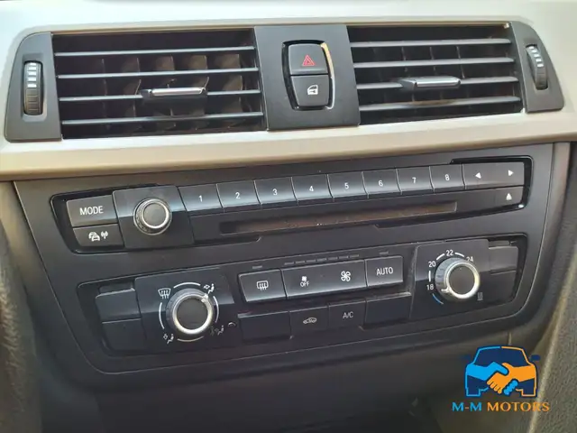 BMW 3 Series view 19