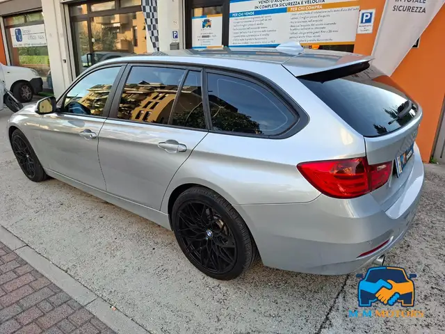 BMW 3 Series view 6