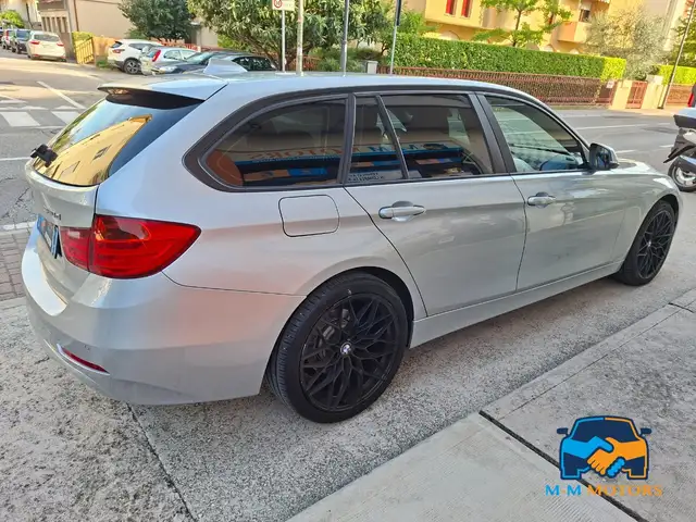 BMW 3 Series view 8