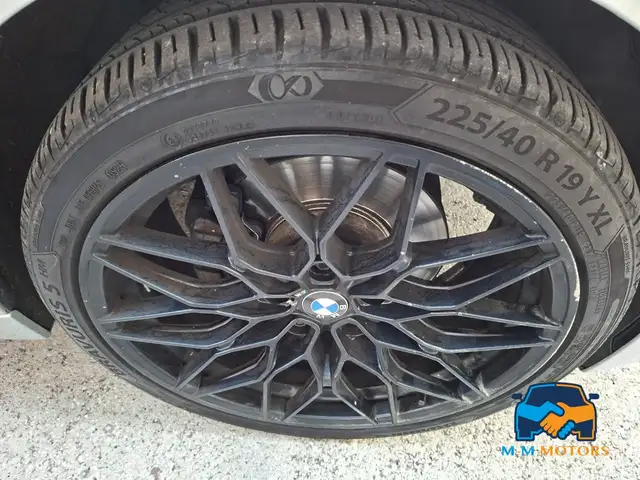 BMW 3 Series view 9