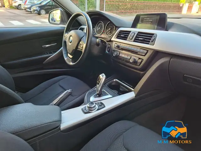 BMW 3 Series view 16