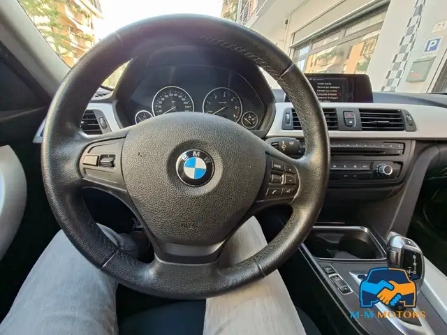 BMW 3 Series view 12